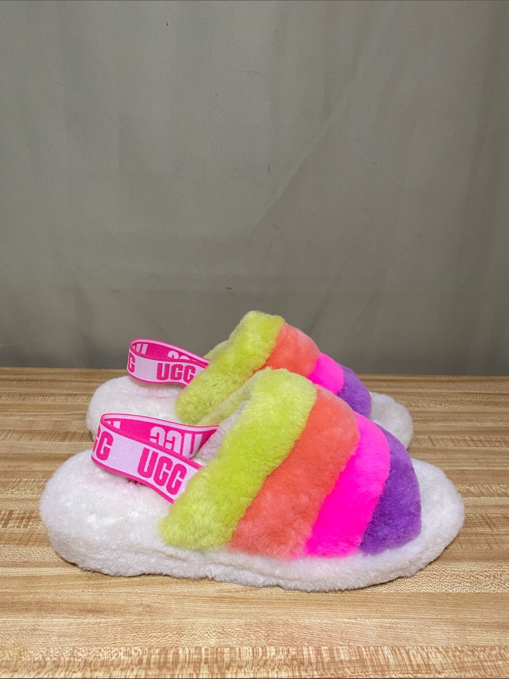 UGG Fluff Yeah White Taffy Pink Slide Sandals women’s size 10